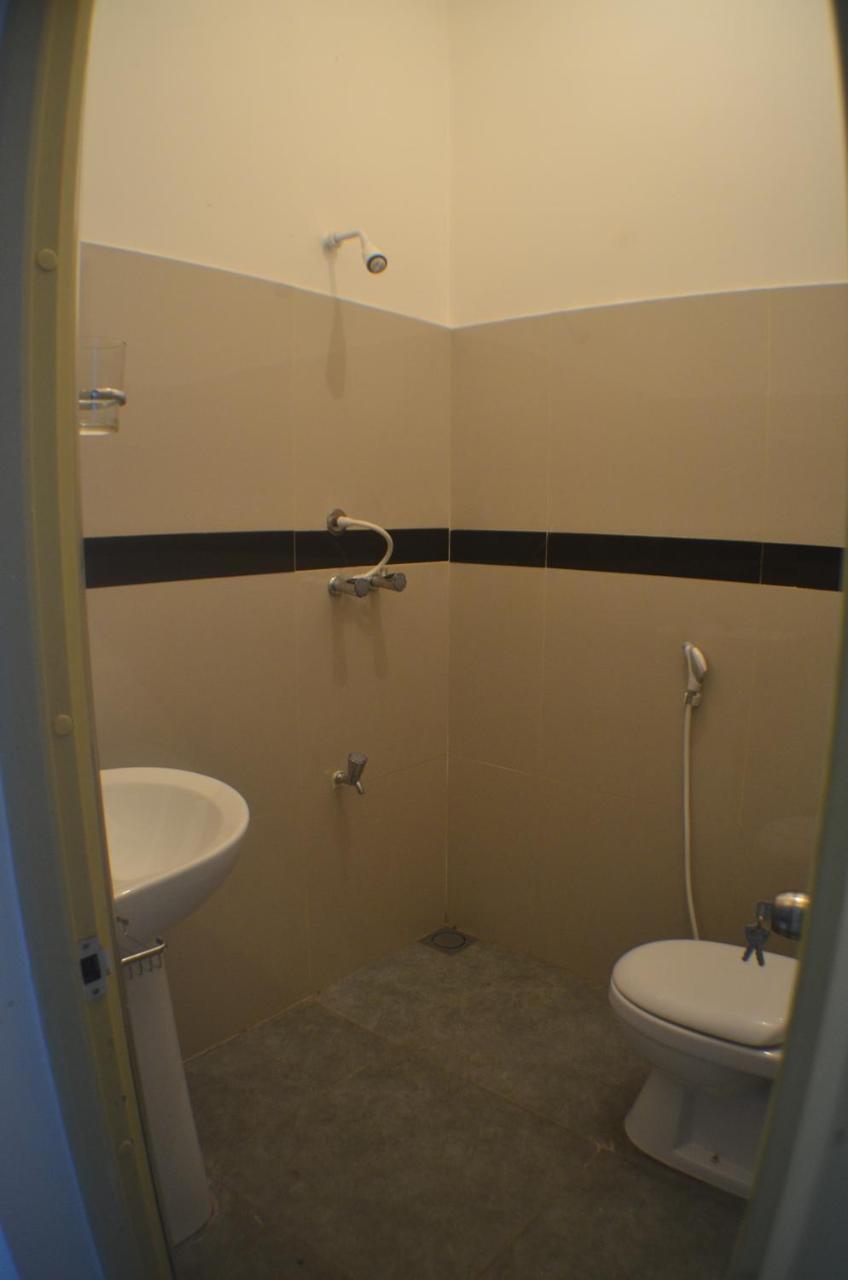 Steps Backpackers Hostel Коломбо Экстерьер фото
