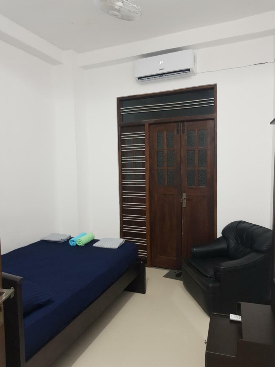Steps Backpackers Hostel Коломбо Экстерьер фото