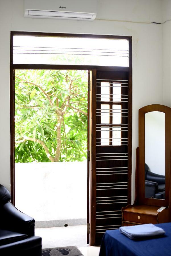 Steps Backpackers Hostel Коломбо Экстерьер фото