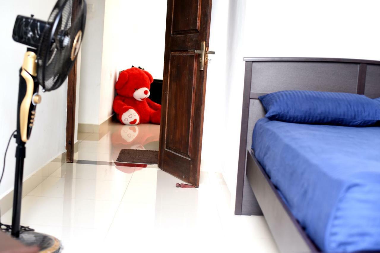 Steps Backpackers Hostel Коломбо Экстерьер фото